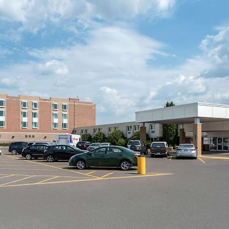 Clarion Hotel & Suites Brandon Eksteriør bilde