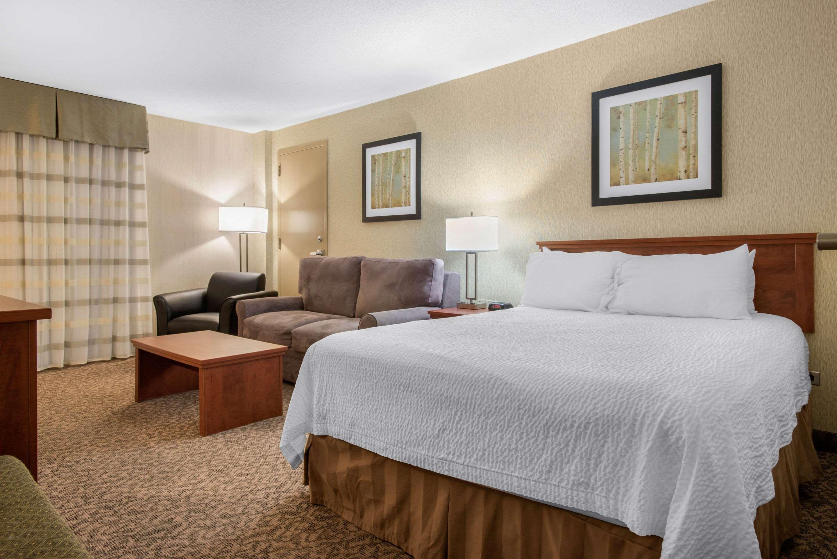 Clarion Hotel & Suites Brandon Eksteriør bilde