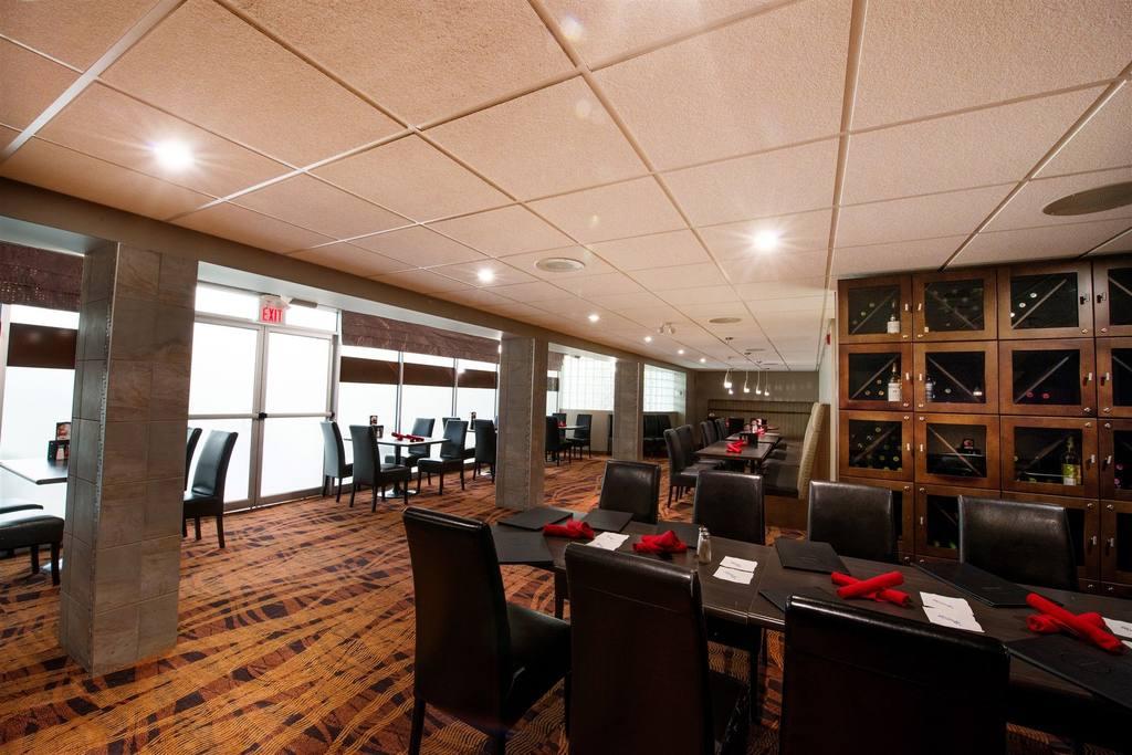 Clarion Hotel & Suites Brandon Eksteriør bilde