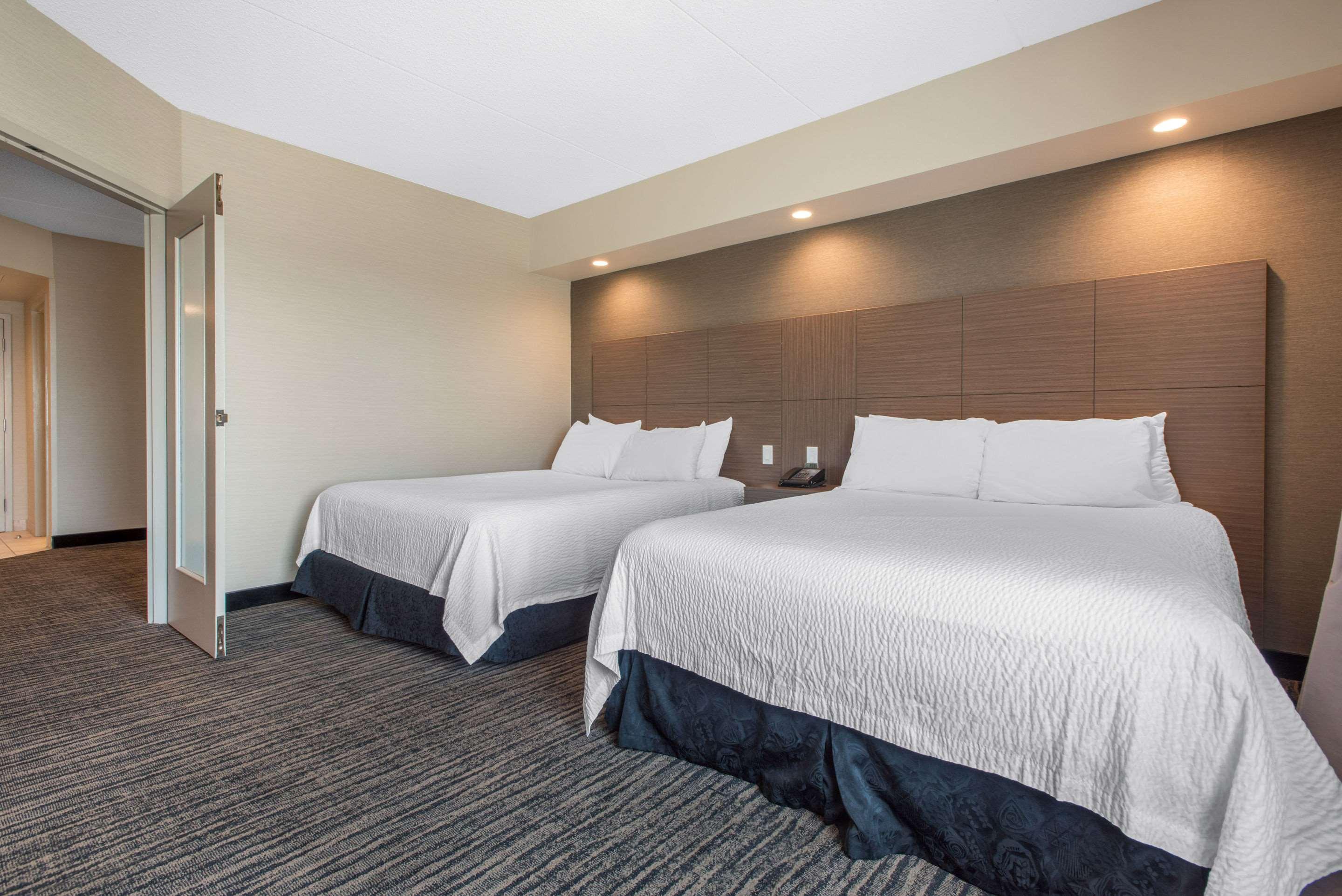 Clarion Hotel & Suites Brandon Eksteriør bilde