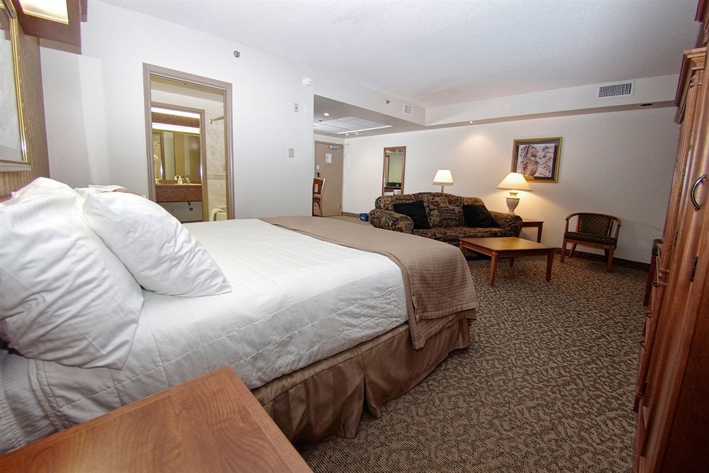 Clarion Hotel & Suites Brandon Eksteriør bilde