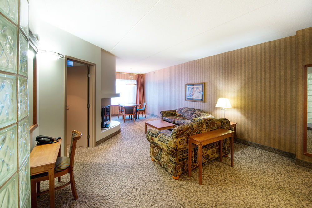 Clarion Hotel & Suites Brandon Eksteriør bilde